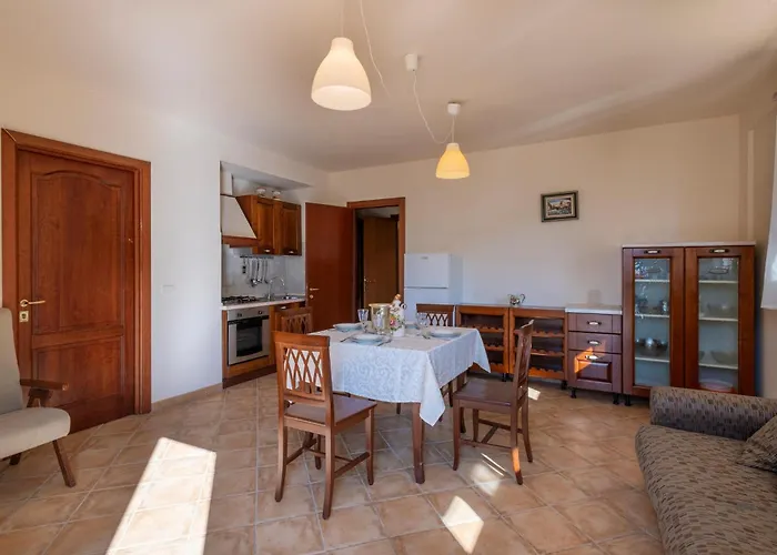 Nyaraló Lovely In *