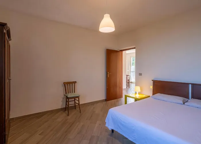 Nyaraló Lovely In *